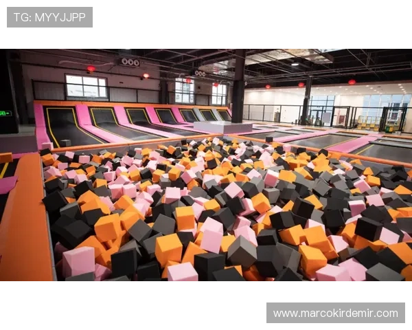 乐动体育蹦床提升运动技能和身体协调性的理想场所